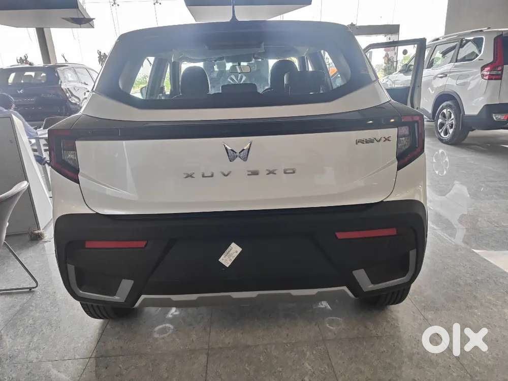 Mahindra Xuv 3xo 2026 Manual All Variant Colour Available