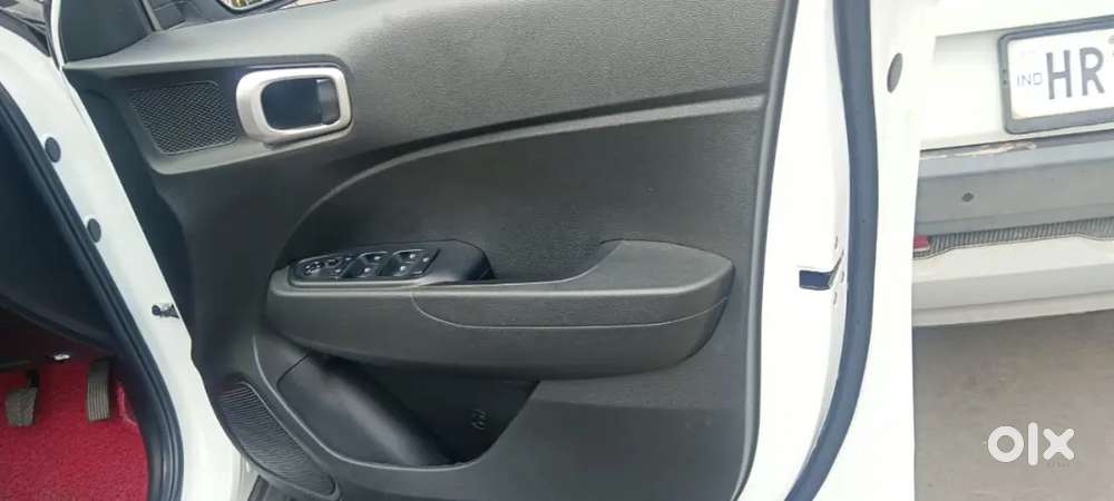 Hyundai Venue 2021 Petrol Well Maintained