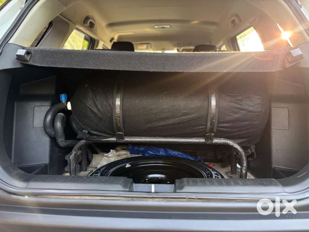 Maruti Suzuki Brezza 1.5 Vxi Cng, 2023, Cng & Hybrids