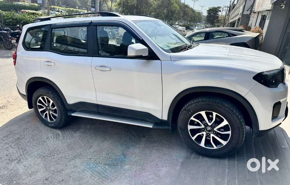 Mahindra Scorpio-n 2.0 Z4 Petrol At 7 Str, 2024, Petrol