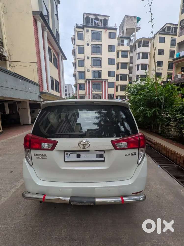 Innova Crysta 2.8z Automatic Well Maintained