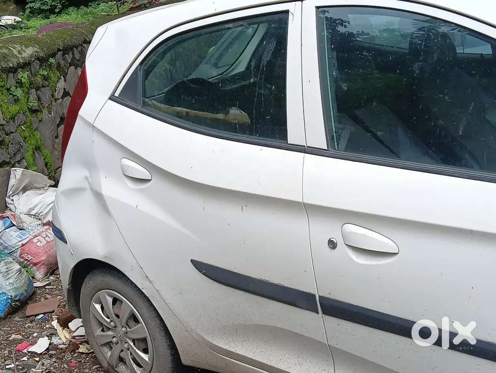 Hyundai Eon Magna+ 2011 Variant