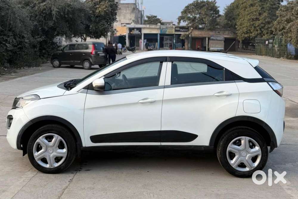 Tata Nexon 1.2 Revotron Xm (s), 2018, Diesel