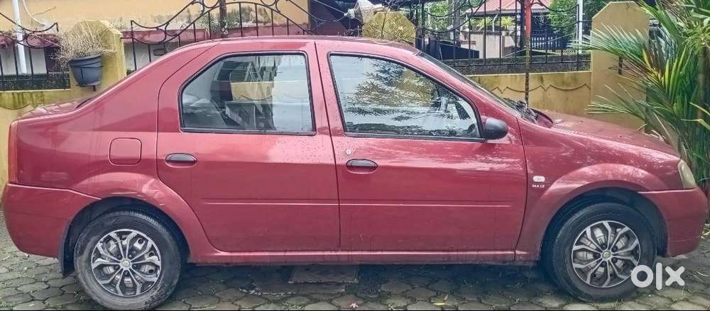 2008 Red Logan Single Owner 145000 Km