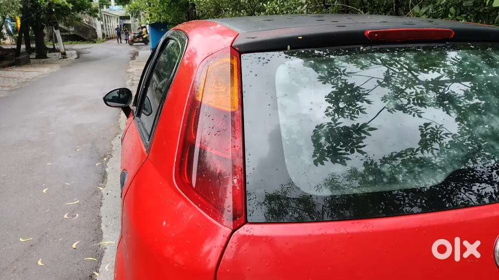 Fiat Punto 1.3 Multijet Diesel  Insurance Till June 2027  ₹1,14,999