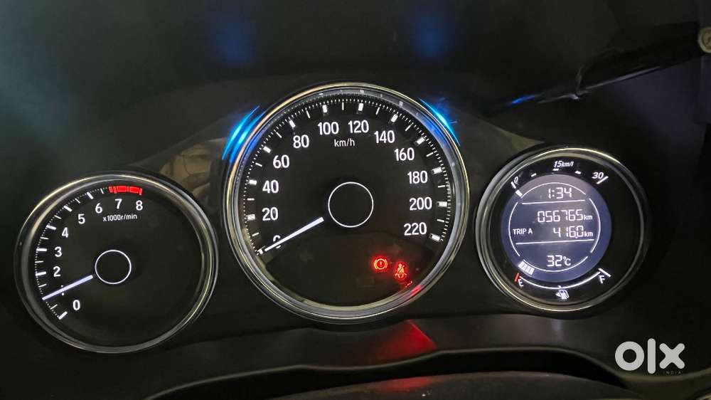 Honda City (i-vtech) Pearl White Color