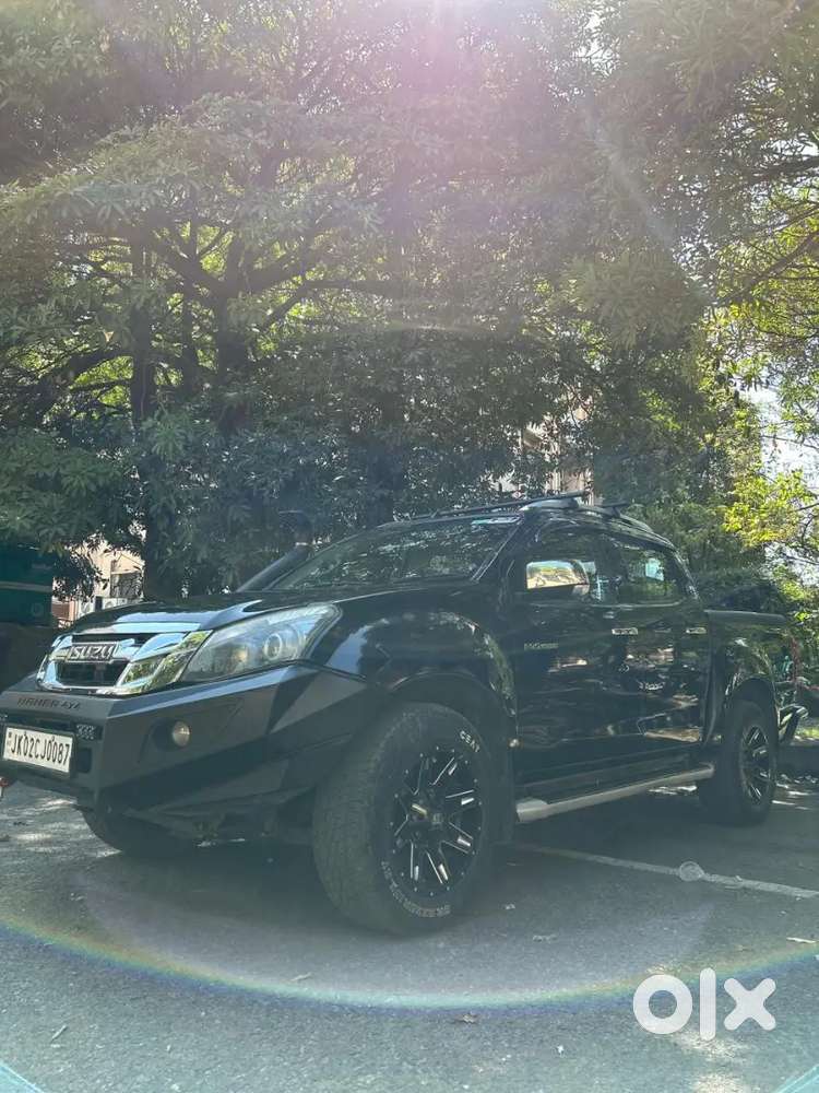 Isuzu V-cross 4×4 Diesel  Top Model In Mint Condition