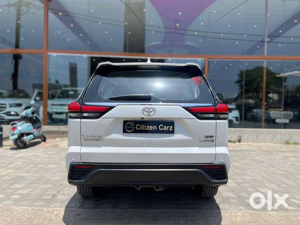 Toyota Innova Hycross 2.0 Zx (o) Hybrid 7 Str, 2023, Petrol