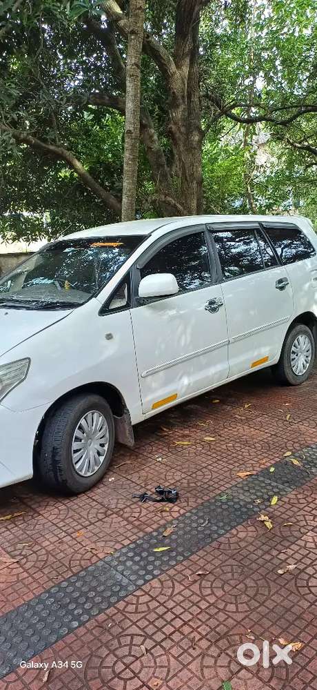 Toyota Innova G2