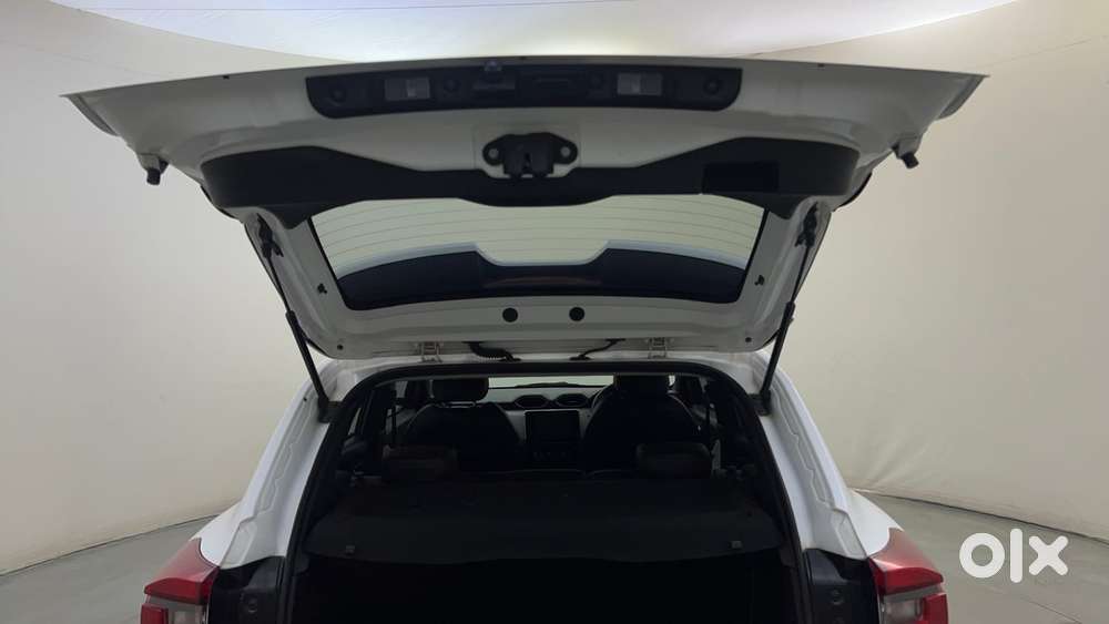 Nissan Magnite 1.0 Xv, 2023, Petrol