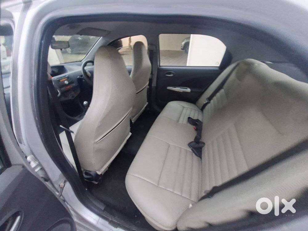Toyota Etios V, 2012, Petrol