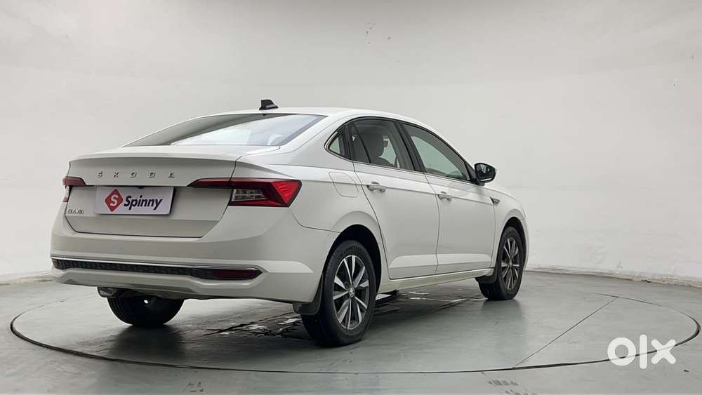 Skoda Slavia Style 1.0l Tsi Mt, 2022, Petrol