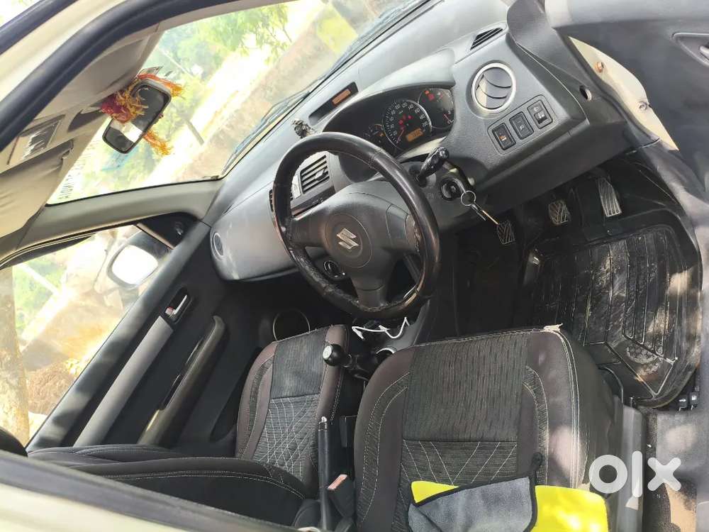 Gadi Bilkul Ok Condition Mein Hai Aur 4 Tyre New H .