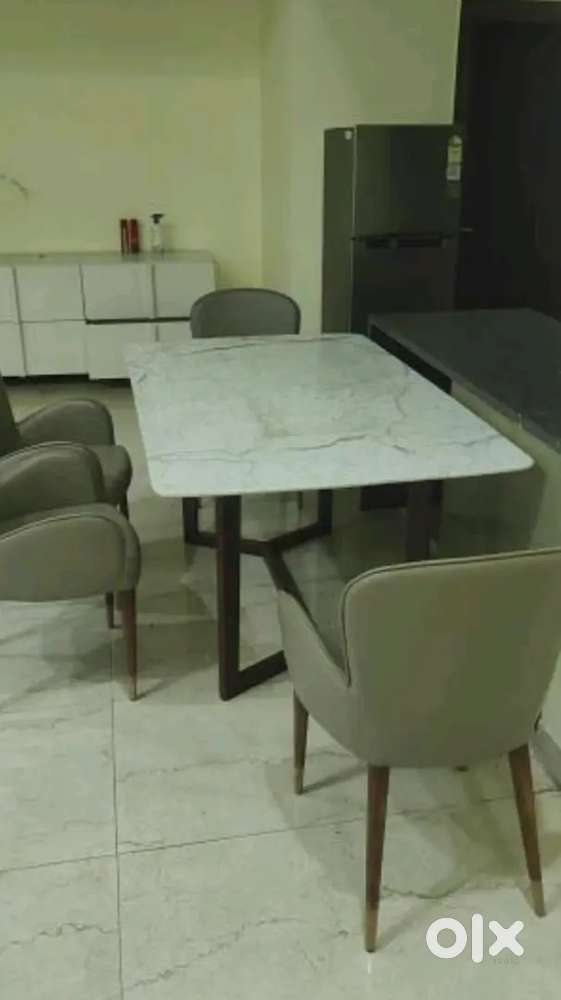 FULLY FURNISHED PREMIUM LUXURIOUS FLAT