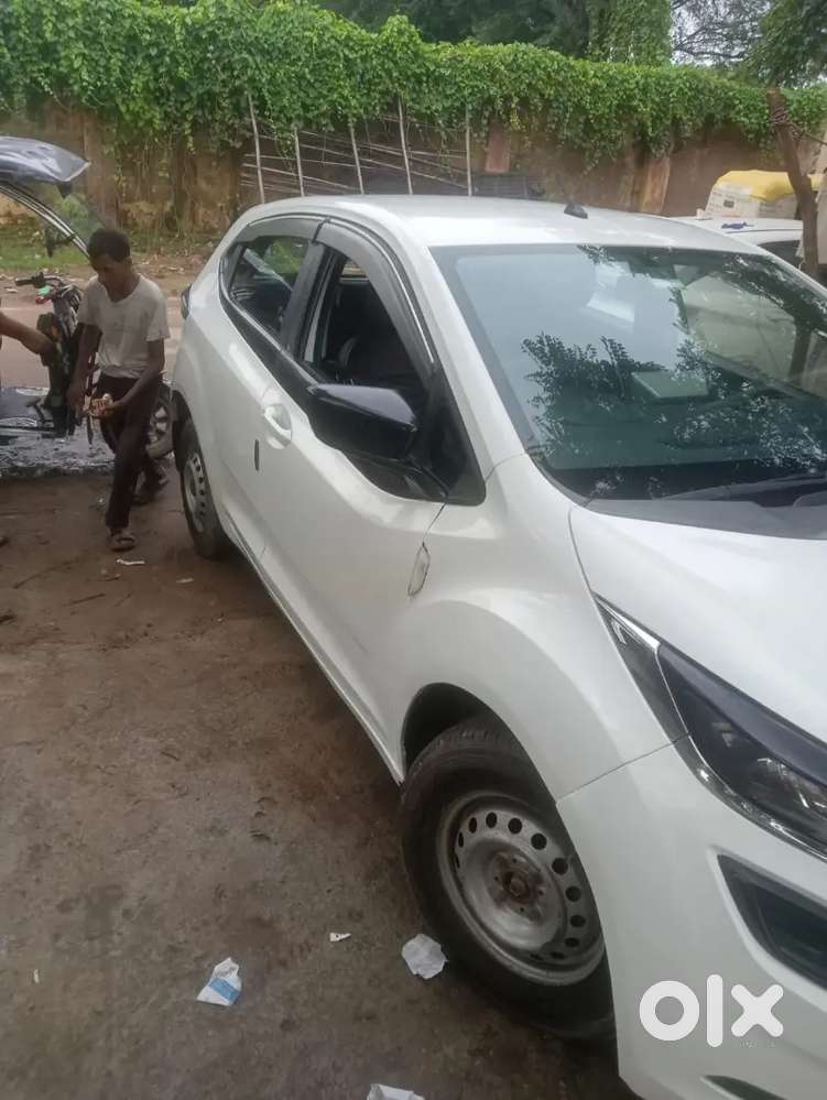 Tata Altroz Petrol Manual 2022 First