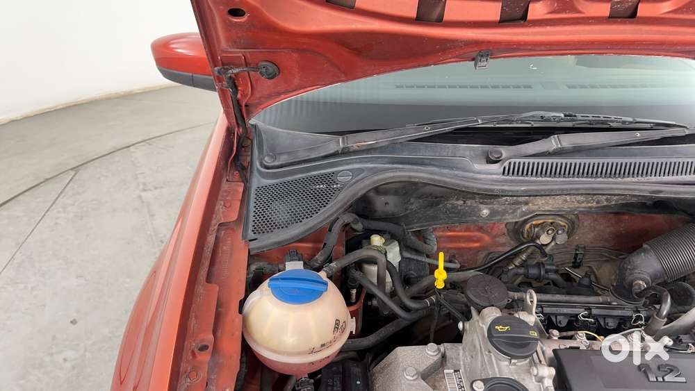 Volkswagen Polo Petrol Highline 1.2l, 2015, Petrol