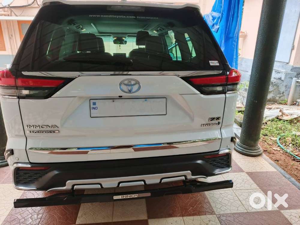 Innova Hycross Hybrid 7 Seater 3