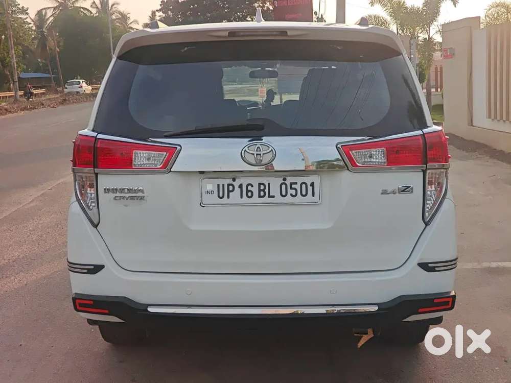 Innova Crysta 2.4 Z