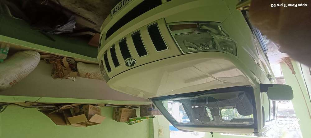 Mahendra Tuv 300