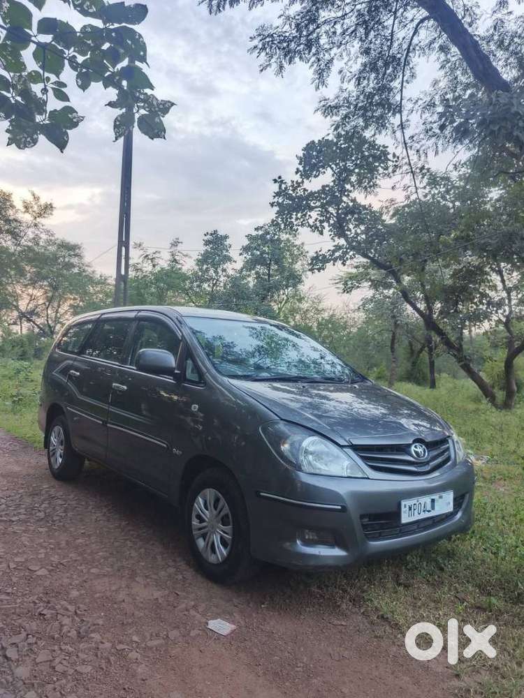 Toyota Innova 2.5 G (diesel) 8 Seater, 2010, Diesel