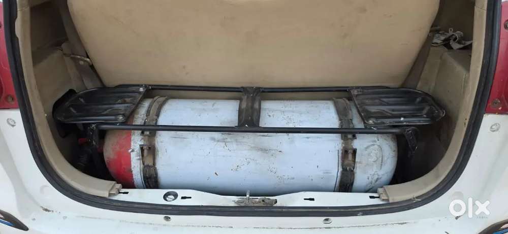 Urgent Selling 2013 Model Maruti Suzuki Ertiga Lxi  Company Cng