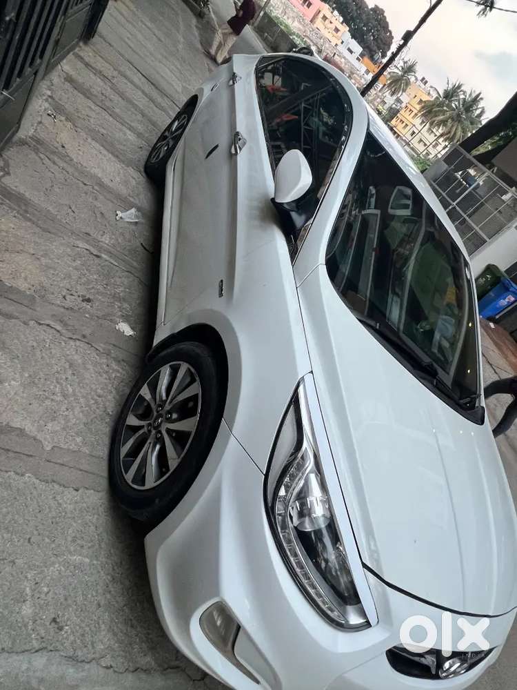 Hyundai Verna Fluidic 1.6 Sx(o) Diesel Top End Model(2014) White