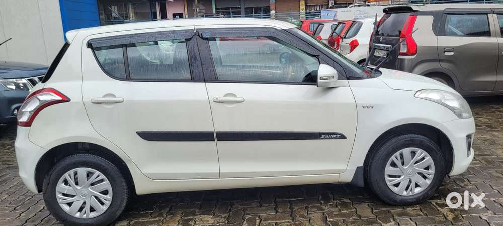 Maruti Suzuki Swift Vxi Optional, 2016, Petrol