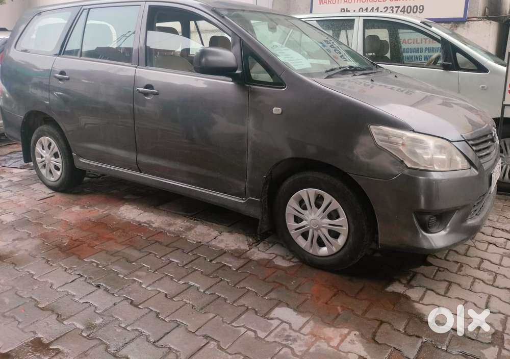 Toyota Innova 2.5 G (diesel) 7 Seater Bs Iv, 2013, Diesel