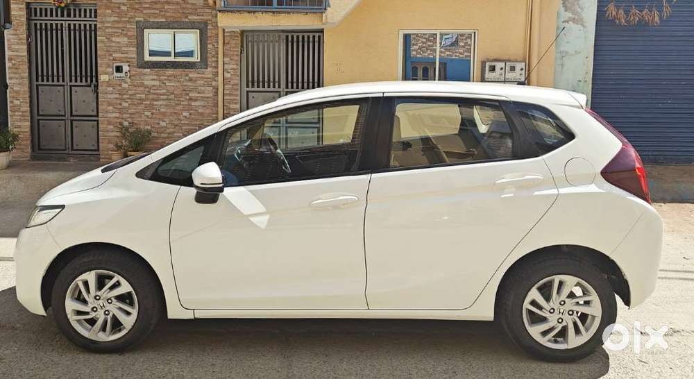 Honda Jazz V Automatic, 2015, Petrol