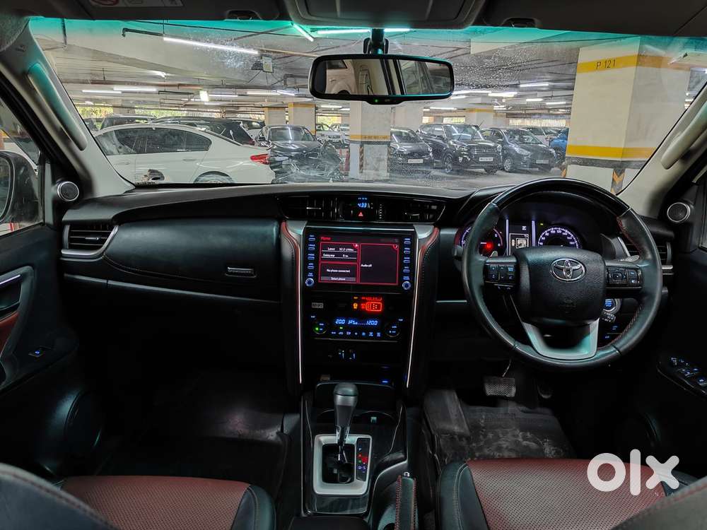 Toyota Fortuner Legender