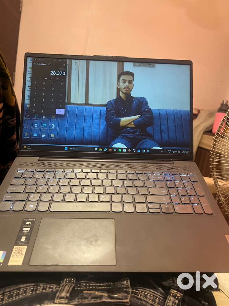 I5 11Gen iRISxeGraphics 256GB SSD 1TB HDD