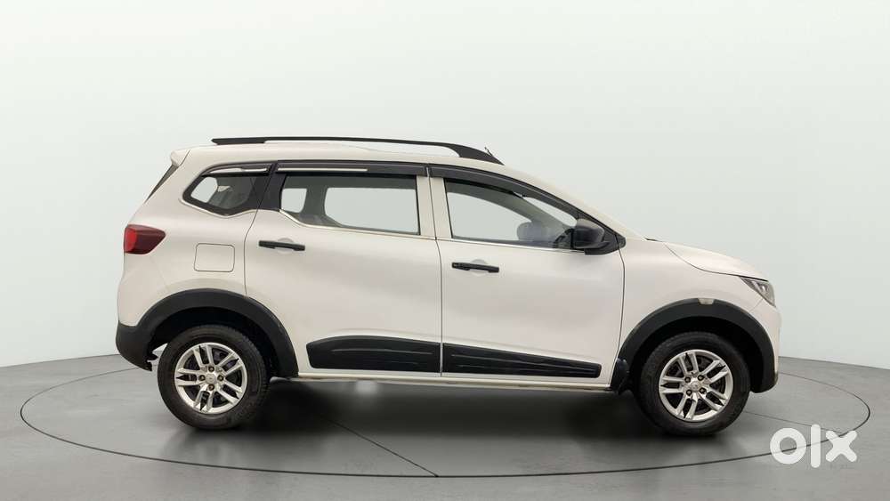 Renault Triber Rxl, 2022, Petrol