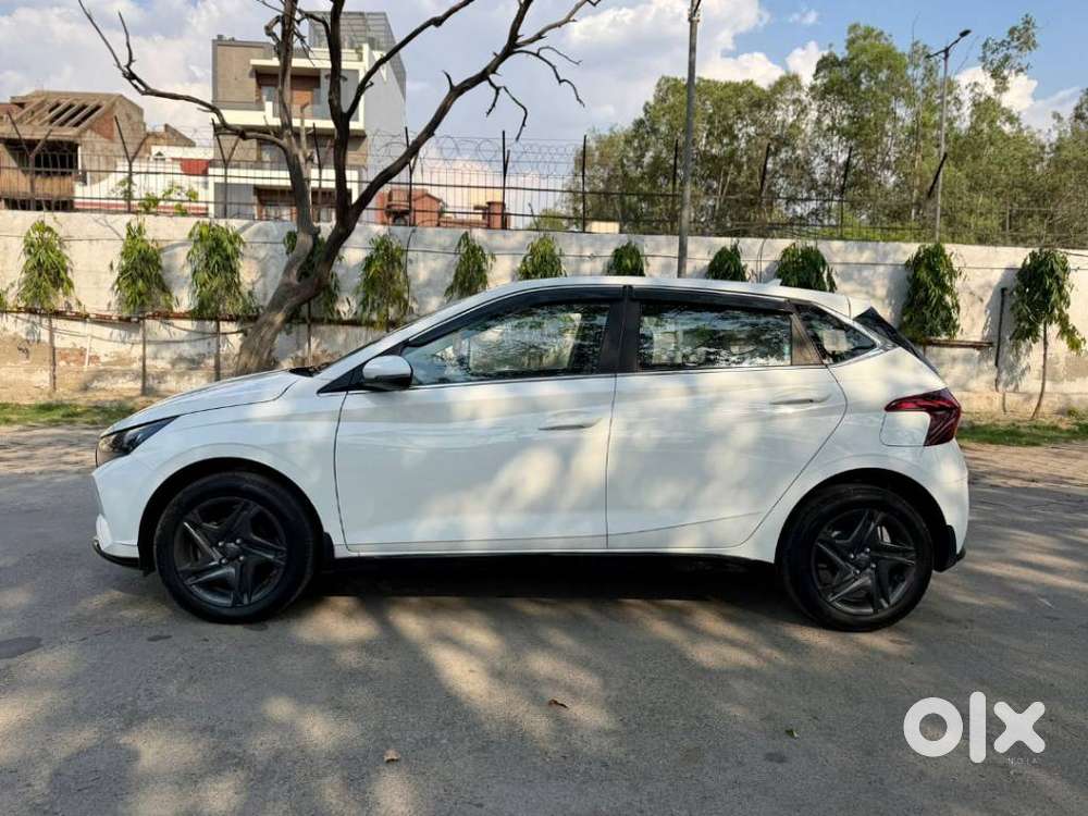 Hyundai I20 Sportz 1.2 Ivt, 2023, Petrol