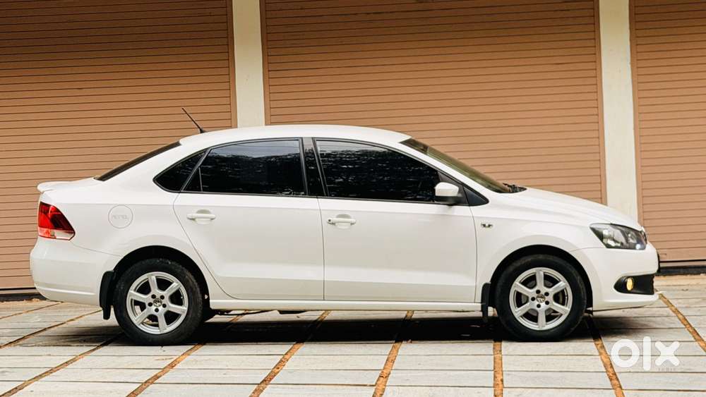 Volkswagen Vento 1.2 Tsi Highline Plus At, 2014, Petrol