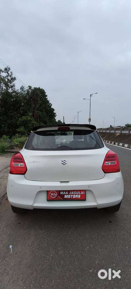 Maruti Suzuki Swift Vxi + Manual, 2022, Petrol