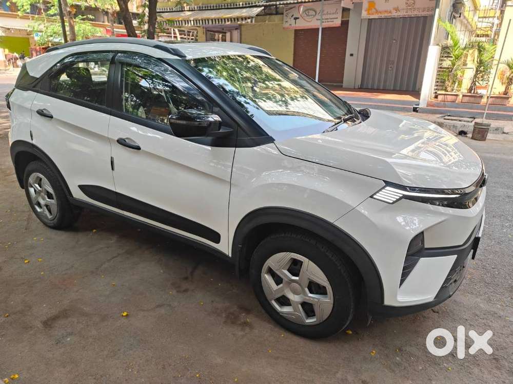 Tata Nexon Pure S Amt With Sunroof
