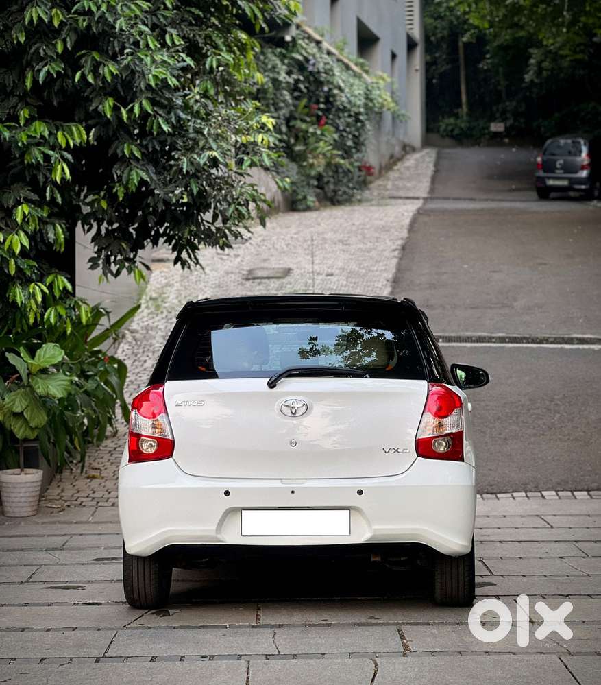 Toyota Etios Liva Vxd Dual Tone, 2018, Diesel
