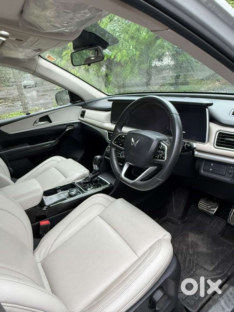 Mahindra Xuv700 2.2 Ax 7 Diesel At Luxury Pack Str, 2022, Diesel