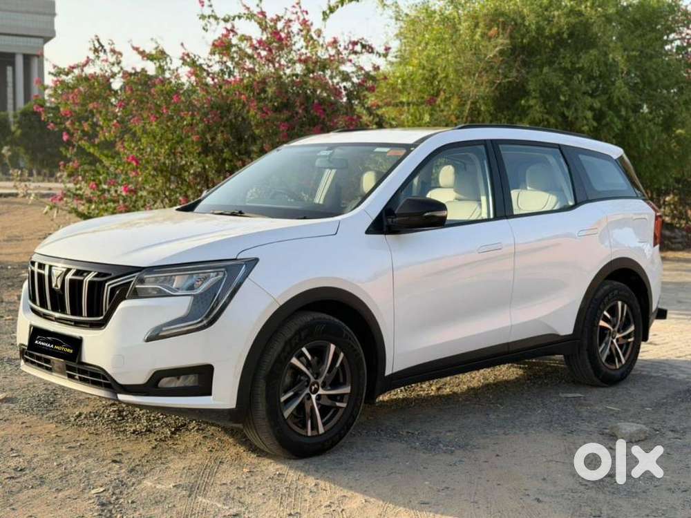 Mahindra Xuv700 2.2 Ax 5 Diesel At 7 Str, 2025, Diesel