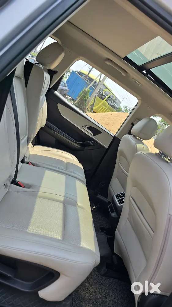 Mahindra Xuv700 Ax7l Awd 2023