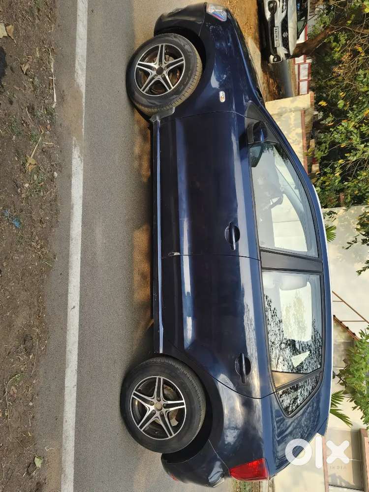 Volkswagen Polo 2015 Petrol 100000 Km Driven