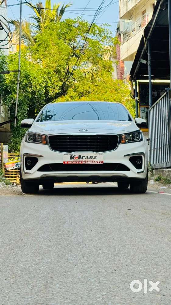 Kia Carnival Premium, 2022, Diesel