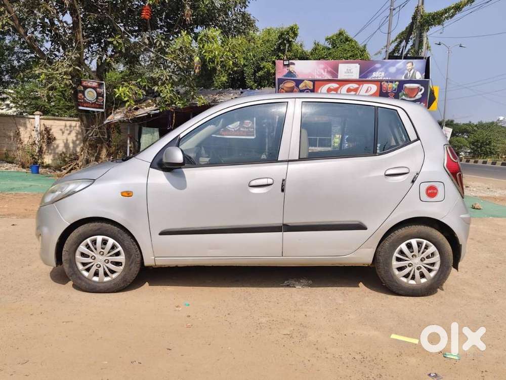 Hyundai I10 Sportz, 2015, Petrol
