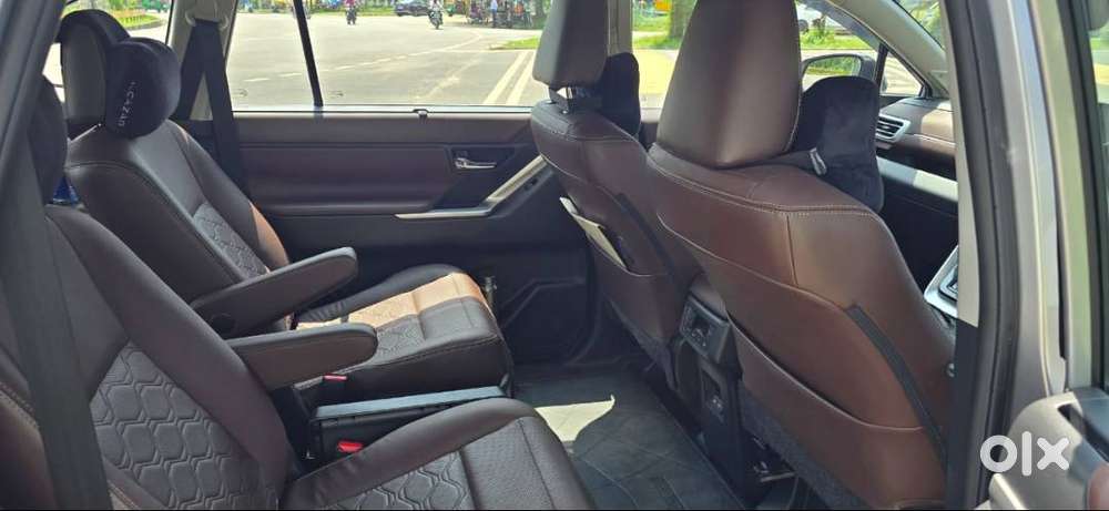 Toyota Innova Hycross Zx Hybrid 7 Seater | 2025 | 14k Km