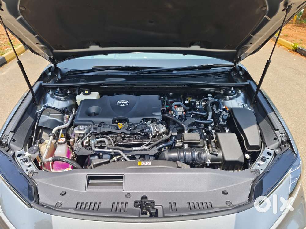 Toyota Camry Hybrid, 2025