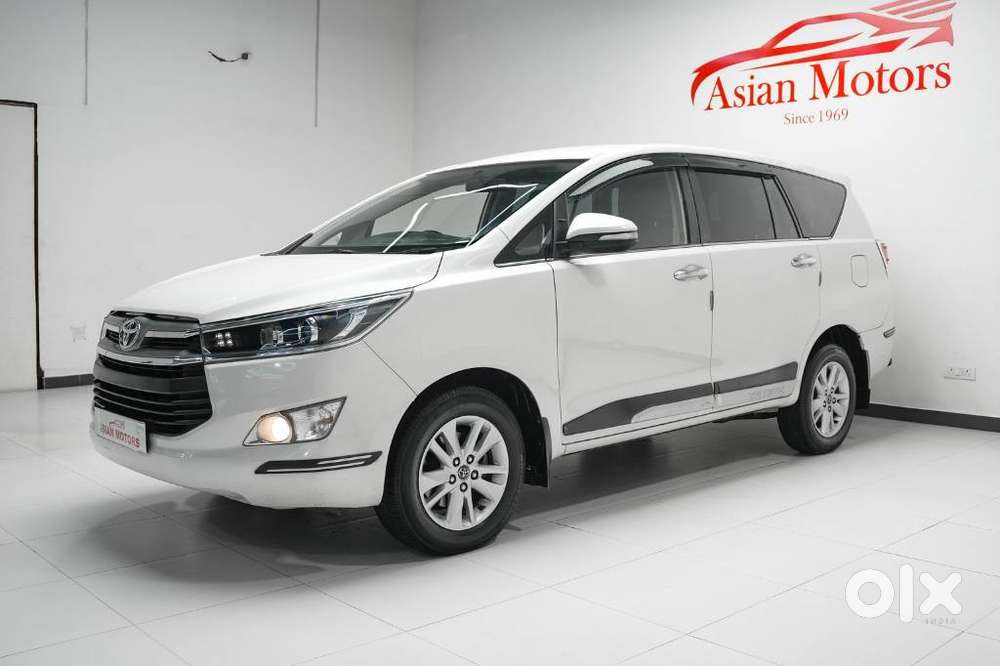 Toyota Innova Crysta 2.4 V 8 Str, 2016, Diesel