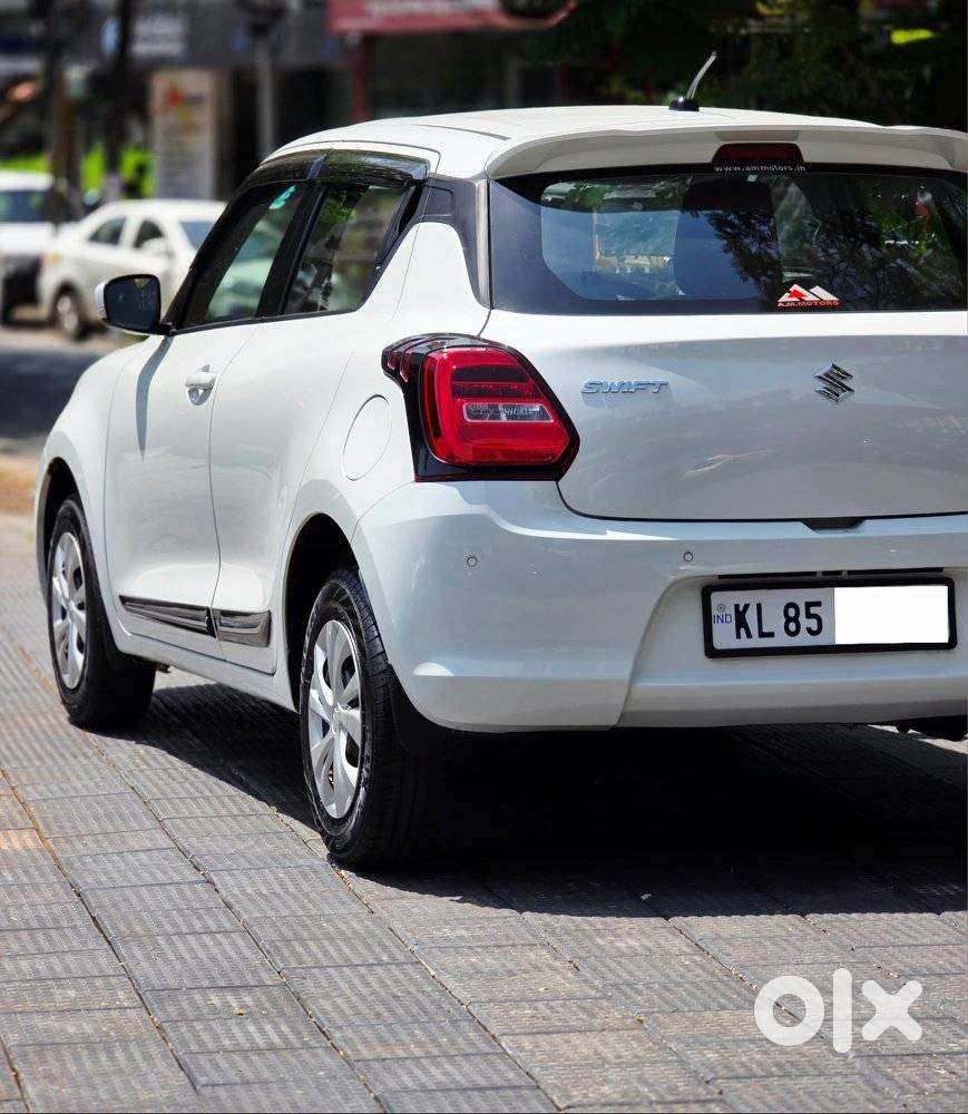 Maruti Suzuki Swift Vxi Abs Bsiv, 2022, Petrol