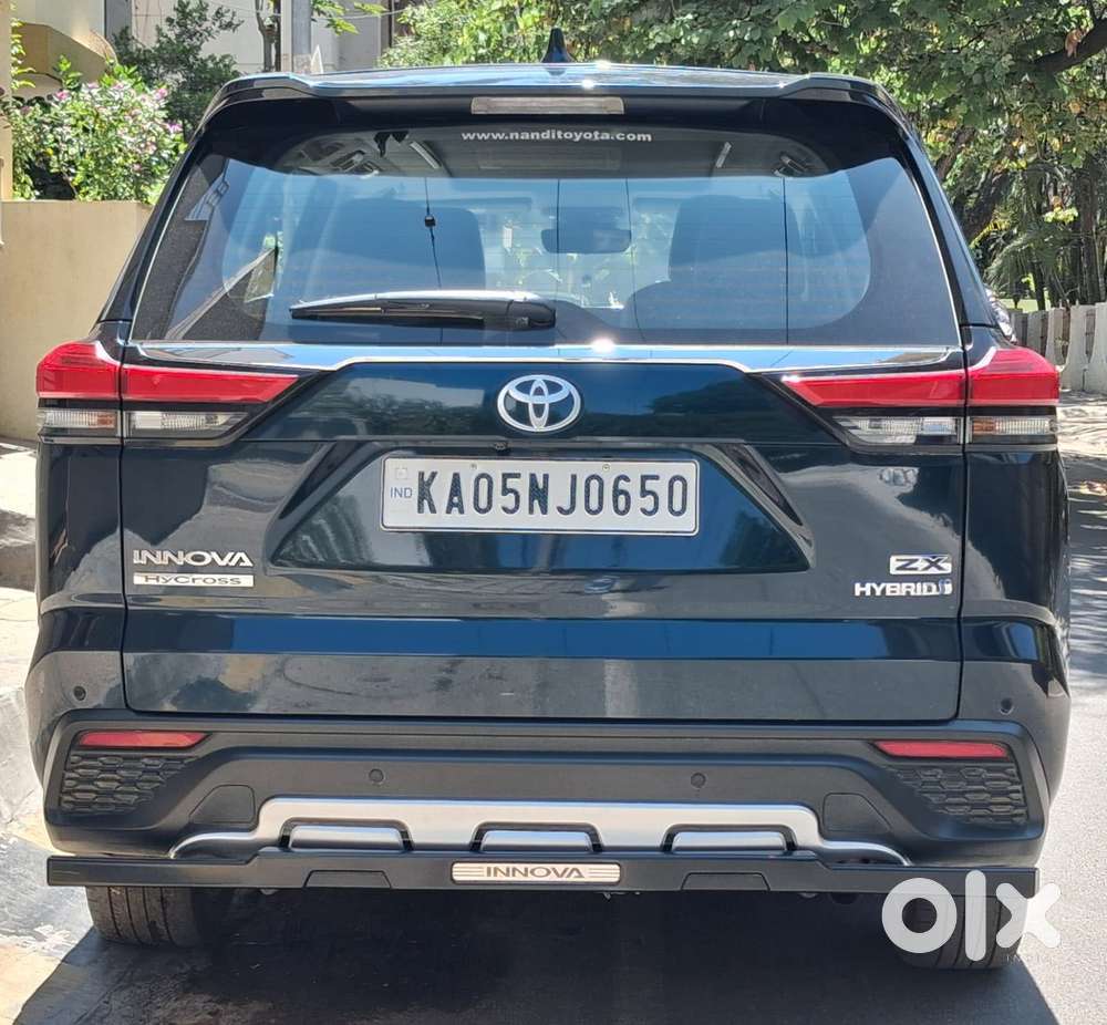 Toyota Innova Hycross 2.0 Zx (o) Hybrid 7 Str, 2023, Petrol