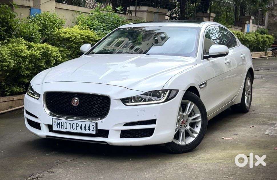 Jaguar Xe Portfolio, 2017, Petrol
