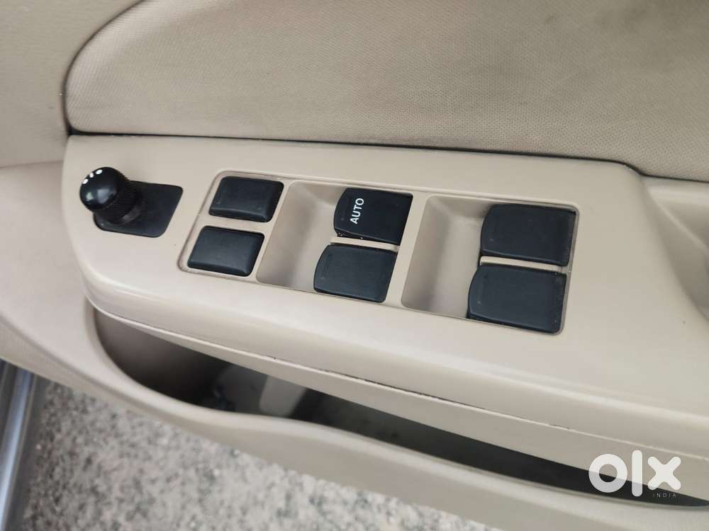 Maruti Suzuki Dzire 1.2 Vxi, 2014
